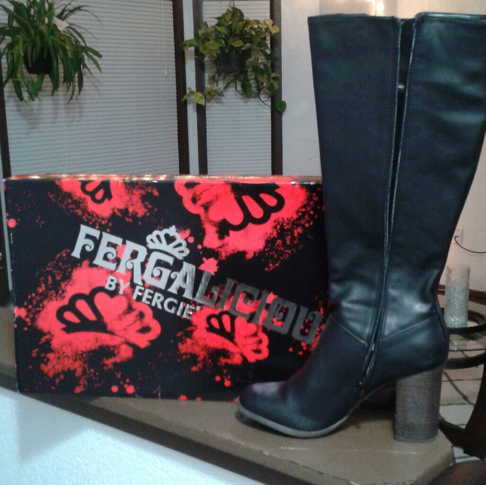 Fergie Fergalicious Black Boot - Brand NWB